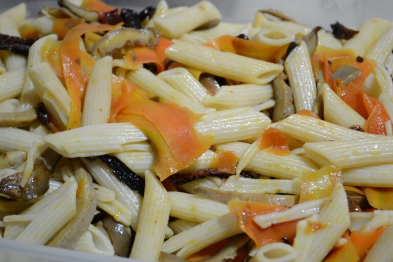 Macarrones de Espelta con setas y zanahoria