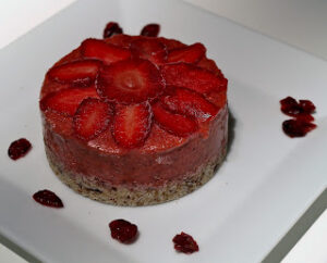 Tarta de fresas crudas