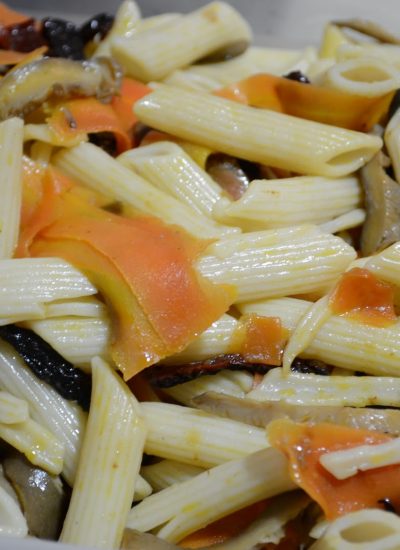 Macarrones de Espelta con setas y zanahoria