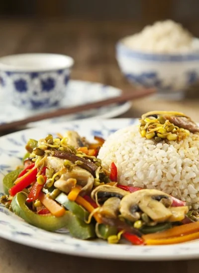 arroz asiático con verduras