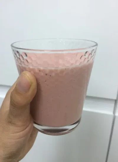batido de frutas, aguacate y semilllas